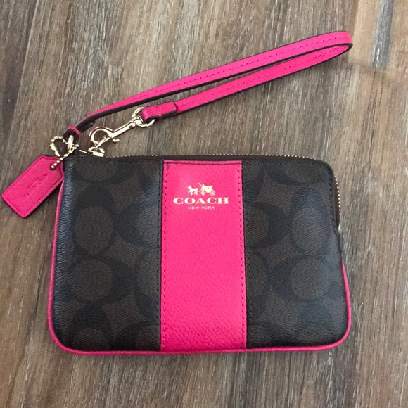 Coach Handbags - Coach Wristlet